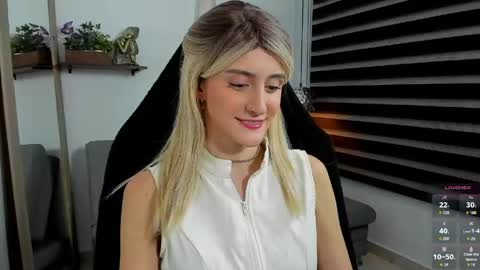 Snapshot of jessica_lisbon chatting on May 15, 6:04 pm Jessica online show from May 15, 6:04 pm