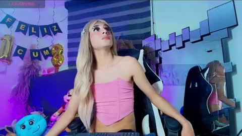 jessica_tan online show from June 23, 9:40 am