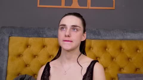 Jessica White online show from February 7, 4:16 am