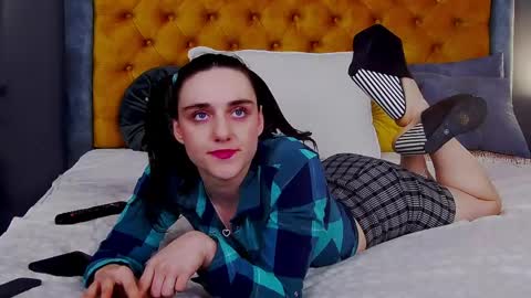 Jessica White online show from April 10, 3:45 am