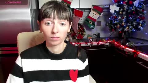 jessicaforris online show from December 3, 9:11 am