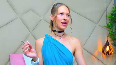 Snapshot of jessicagibson chatting on July 25, 9:23 pm Jessica online show from July 25, 9:23 pm