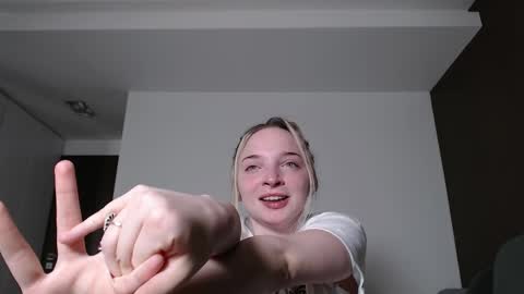 Snapshot of jessicahwinters chatting on May 10, 10:26 pm Jessica online show from May 10, 10:26 pm