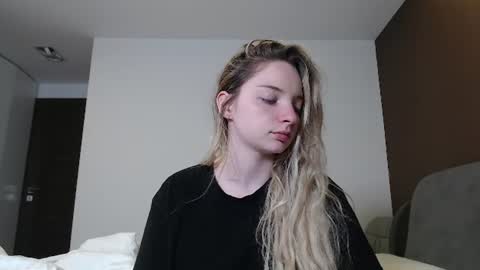 Snapshot of jessicahwinters chatting on June 12, 2:21 am Jessica online show from June 12, 2:21 am