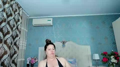 Snapshot of jessicalove20 chatting on May 19, 3:57 am single mommy online show from May 19, 3:57 am