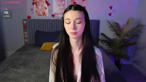 Snapshot of jessicaluxe chatting on April 15, 1:23 am Jessica online show from April 15, 1:23 am