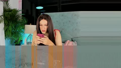 Snapshot of jessicameron chatting on May 7, 4:40 am JESSI AND NAOMI online show from May 7, 4:40 am
