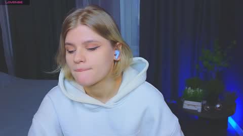 jessicaoconnor online show from December 18, 1:02 pm