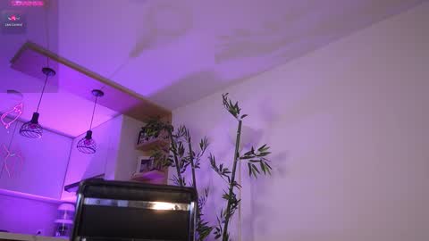  Jessica Pratt  IG jessicaxpratt online show from March 8, 12:19 am