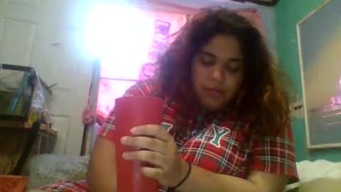 Snapshot of jessicarabbits4 chatting on May 18, 11:54 pm dovedianna online show from May 18, 11:54 pm