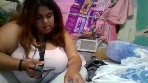 Snapshot of jessicarabbits4 chatting on May 27, 1:02 am dovedianna online show from May 27, 1:02 am