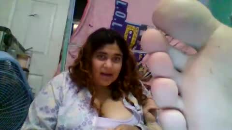 Snapshot of jessicarabbits4 chatting on June 11, 2:11 am dovedianna online show from June 11, 2:11 am
