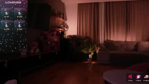 Jess online show from March 8, 4:22 pm