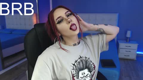 Snapshot of jessie_williams_01 chatting on December 21, 3:25 am Your Sweet Angel online show from December 21, 3:25 am