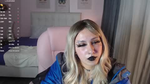 Snapshot of jessie_williams_01 chatting on December 31, 10:48 am Your Sweet Angel online show from December 31, 10:48 am