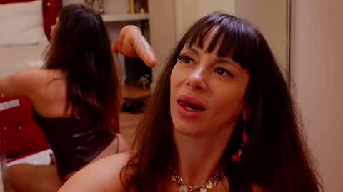 Snapshot of jessiejunee chatting on October 4, 4:21 am JessieJunee online show from October 4, 4:21 am