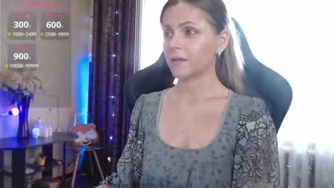 Snapshot of jessiemays chatting on July 14, 12:55 pm Jess online show from July 14, 12:55 pm
