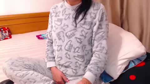 jessiestar3 online show from March 24, 12:59 am