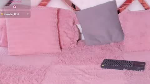 Snapshot of jessiica_stonne2 chatting on June 26, 6:29 am JESSICA STONNE online show from June 26, 6:29 am