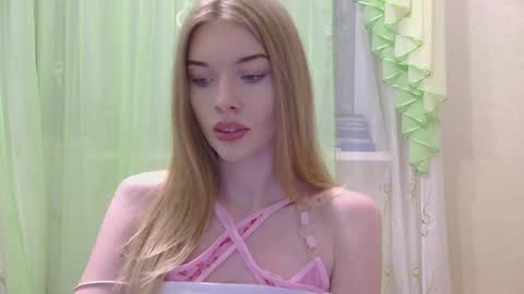 Snapshot of jessika__peach chatting on September 23, 6:22 pm Marina online show from September 23, 6:22 pm