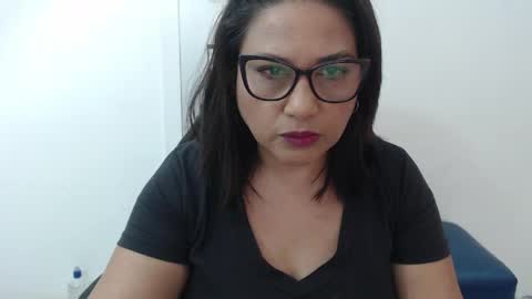 paola online show from March 31, 12:38 pm