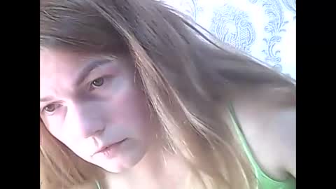 Snapshot of jessileits chatting on September 25, 12:42 pm JessiLeits online show from September 25, 12:42 pm