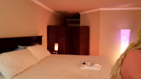 Jess Ryan online show from November 18, 1:22 am