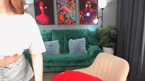 Snapshot of jessswalker chatting on May 3, 8:26 pm JesssWalker online show from May 3, 8:26 pm