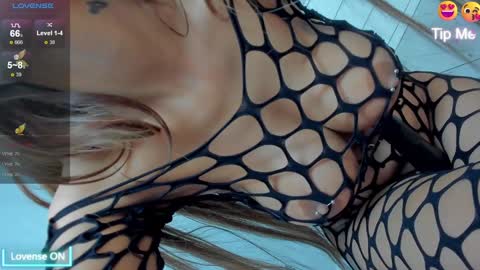 Snapshot of jessy_cruz chatting on December 5, 8:22 am Jessy online show from December 5, 8:22 am