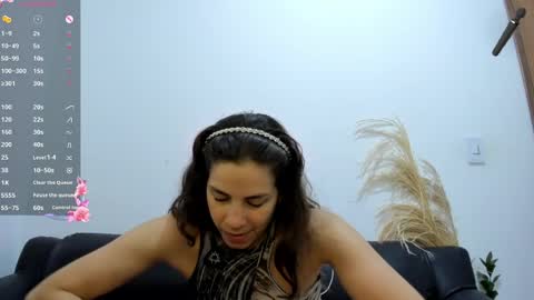 Snapshot of jessye_golden chatting on May 12, 2:03 pm jessye_golden online show from May 12, 2:03 pm