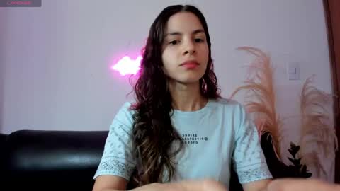 Snapshot of jessye_golden chatting on May 30, 5:43 pm jessye_golden online show from May 30, 5:43 pm
