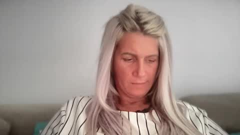 Snapshot of jessye_vega chatting on September 15, 10:37 am Jessye online show from September 15, 10:37 am