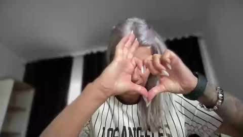 Snapshot of jessye_vega chatting on September 30, 9:47 am Jessye online show from September 30, 9:47 am