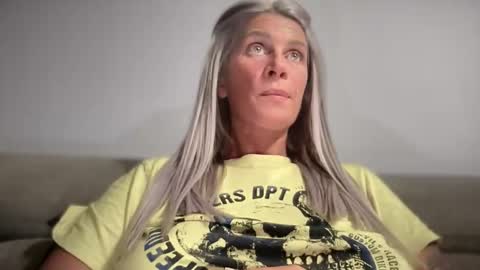 Snapshot of jessye_vega chatting on October 3, 5:43 pm Jessye online show from October 3, 5:43 pm