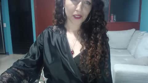 Snapshot of jessymoon00 chatting on May 25, 4:29 am jessy online show from May 25, 4:29 am