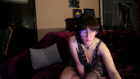 Snapshot of jessystrings chatting on May 17, 3:48 am jessystrings online show from May 17, 3:48 am