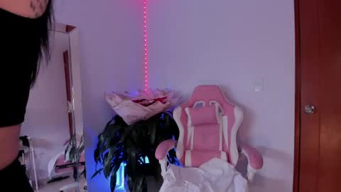 Jessica online show from April 18, 6:01 pm