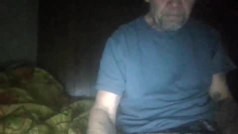 Snapshot of jetjon762844 chatting on February 20, 7:01 am jetjon762844 online show from February 20, 7:01 am