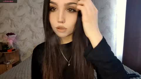 Snapshot of jettanicolay chatting on May 6, 6:41 am I am Gina ntmu Lets hit 10 Thumbs Up together online show from May 6, 6:41 am