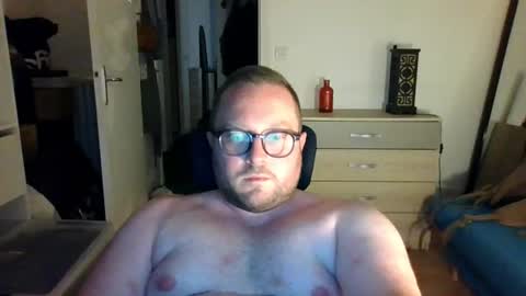 jeuneloup92 online show from July 18, 10:02 pm