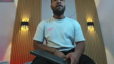 Snapshot of jeus_stanley chatting on May 6, 3:57 am jeus_stanley online show from May 6, 3:57 am
