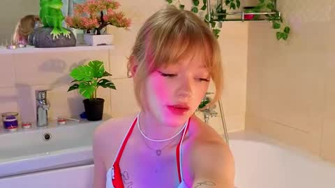 Gwen online show from March 22, 8:23 pm