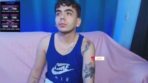 Snapshot of jey_keler chatting on July 3, 3:57 am jey keler online show from July 3, 3:57 am
