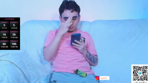 Snapshot of jey_keler chatting on August 4, 6:05 am jey keler online show from August 4, 6:05 am