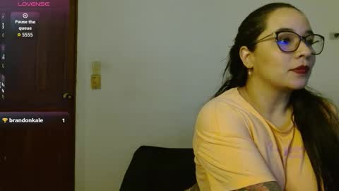 Snapshot of jey_love1 chatting on November 11, 4:18 pm jey online show from November 11, 4:18 pm