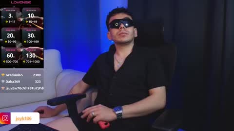 Snapshot of jey_saint chatting on December 5, 10:57 am jey_saint online show from December 5, 10:57 am