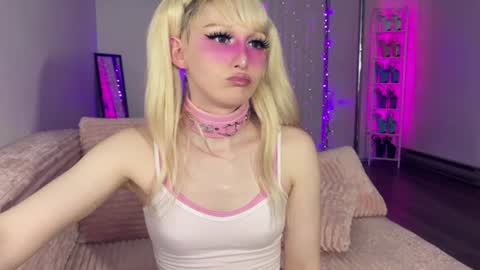 Snapshot of jeylababe chatting on July 14, 2:05 am online show from July 14, 2:05 am