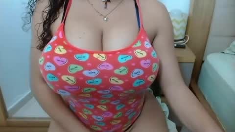 Snapshot of jeysangy chatting on June 4, 1:06 pm rousbigtits online show from June 4, 1:06 pm
