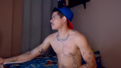 Snapshot of jffer_slhom chatting on April 15, 3:02 am jffer_slhom online show from April 15, 3:02 am