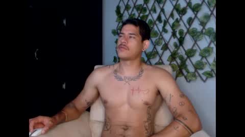 Snapshot of jffer_slhom chatting on April 22, 4:26 am jffer_slhom online show from April 22, 4:26 am